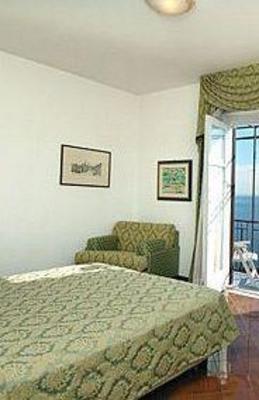 фото отеля Bed and Breakfast Al Pesce D'Oro Amalfi