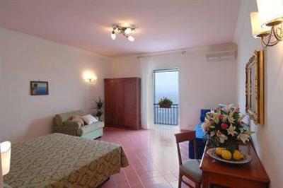 фото отеля Bed and Breakfast Al Pesce D'Oro Amalfi