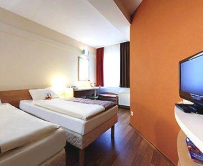 фото отеля Ibis Bonn