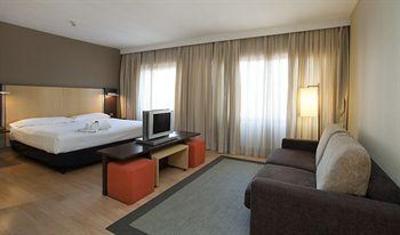 фото отеля Confortel Suites Madrid