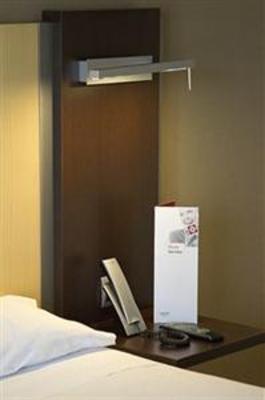 фото отеля Confortel Suites Madrid