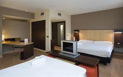 фото отеля Confortel Suites Madrid