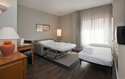 фото отеля Confortel Suites Madrid