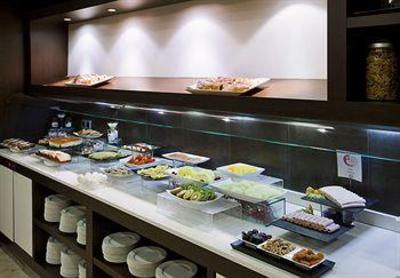 фото отеля Confortel Suites Madrid