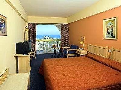 фото отеля Golden Arches Hotel Limassol