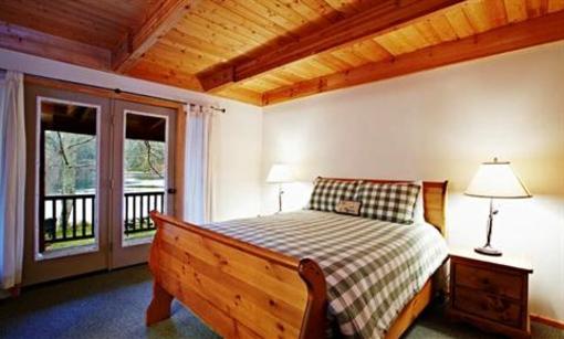 фото отеля Lakedale Resort at Three Lakes