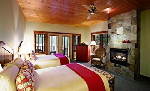 фото отеля Lakedale Resort at Three Lakes