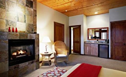 фото отеля Lakedale Resort at Three Lakes
