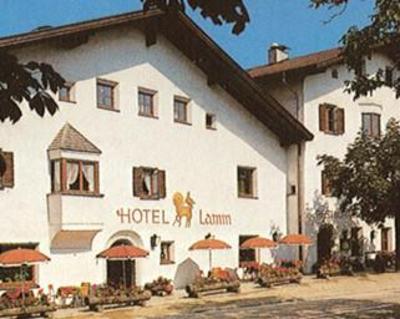 фото отеля Gasthof Goldenes Lamm Bressanone