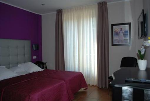 фото отеля Hotel y Apartamentos Sur de la Bahia