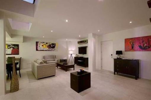 фото отеля Rooms at the 9th Apartments Phuket