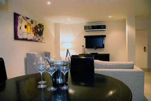 фото отеля Rooms at the 9th Apartments Phuket