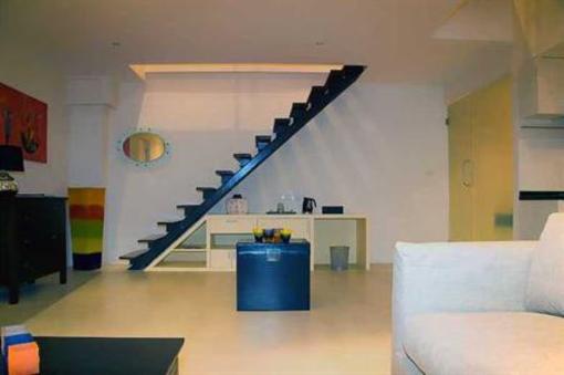 фото отеля Rooms at the 9th Apartments Phuket