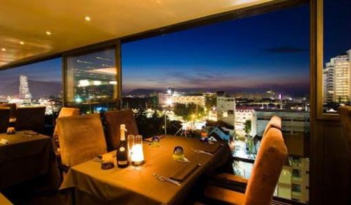 фото отеля Rooms at the 9th Apartments Phuket