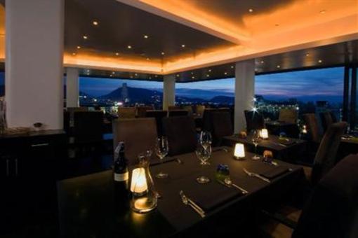 фото отеля Rooms at the 9th Apartments Phuket
