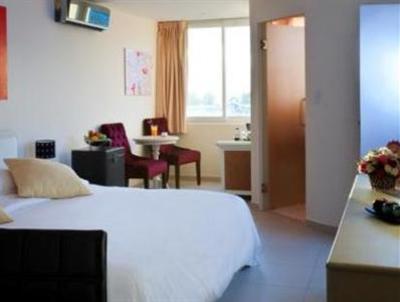 фото отеля Rooms at the 9th Apartments Phuket