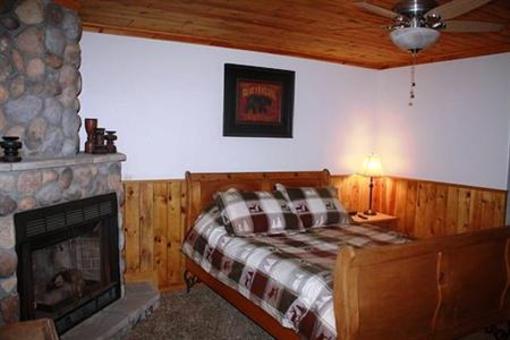 фото отеля Lumbermen's Village