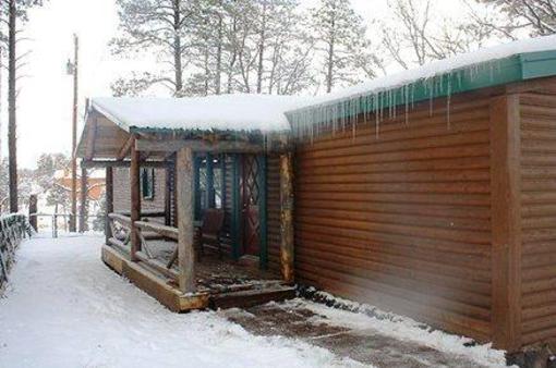 фото отеля Lumbermen's Village