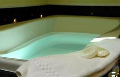 фото отеля Majestic Inn and Spa
