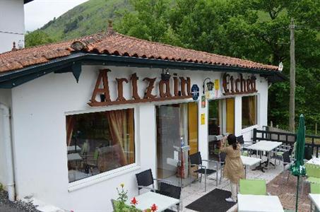 фото отеля Hotel Artzain Etchea Esterencuby