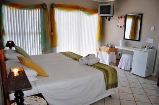 фото отеля Makarios B&B