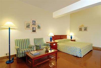 фото отеля Gateway Hotel KM Road Chikmagalur