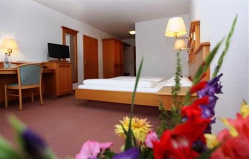 фото отеля Landhotel Krone Deggenhausertal