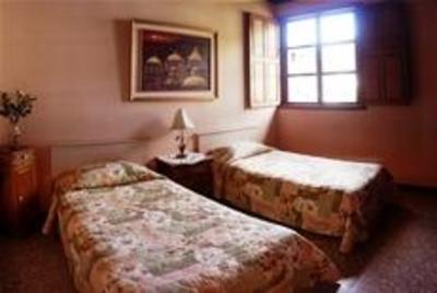 фото отеля Hostal El Montanes