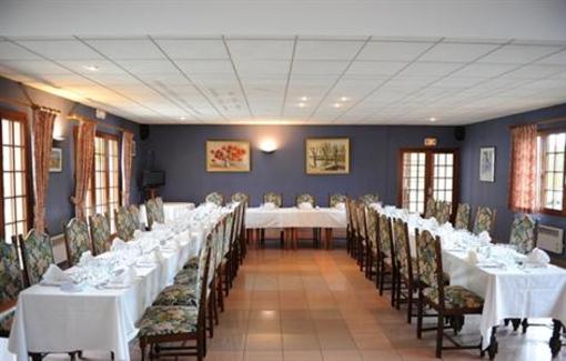 фото отеля Hotel Le Pot D'Etain Holnon
