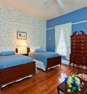 фото отеля The Lily Inn Bed & Breakfast