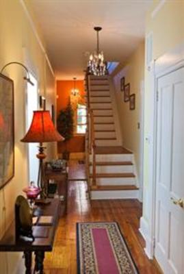фото отеля The Lily Inn Bed & Breakfast