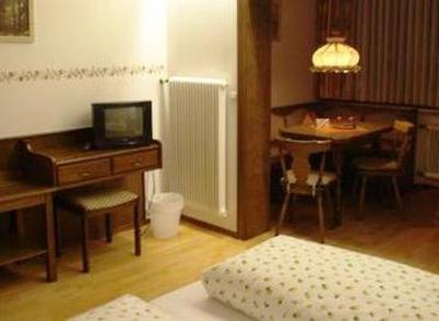 фото отеля Hotel Garni Haus Flora Ruhpolding