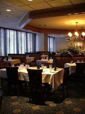 фото отеля DoubleTree Hotel Cedar Rapids Convention Complex