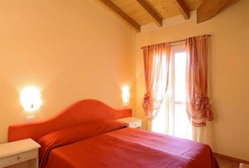 фото отеля Il Ruscello Residence Manerba del Garda