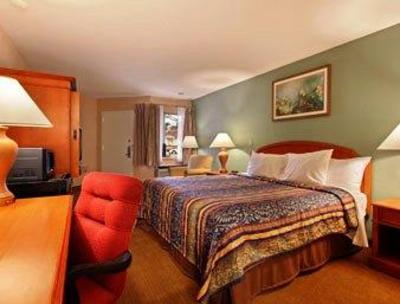 фото отеля Super 8 Raleigh