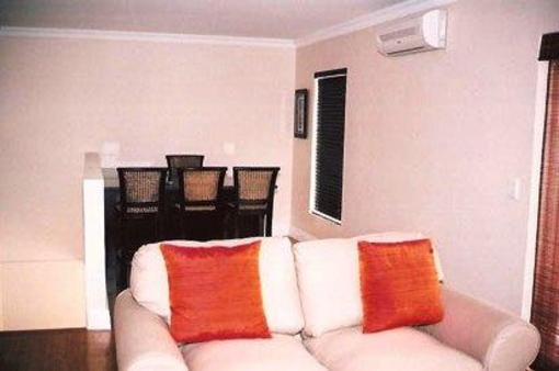 фото отеля H & A Guest Houses Hermanus
