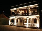 фото отеля Lake View Inn Western Style Building