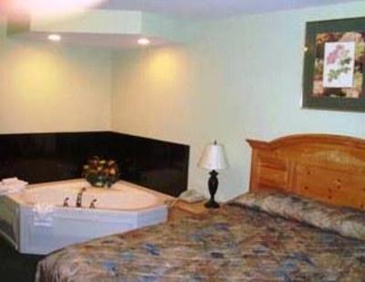 фото отеля Knights Inn Bracebridge