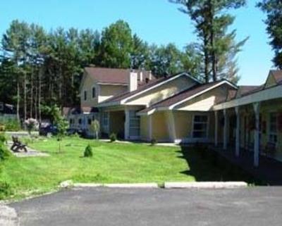 фото отеля Knights Inn Bracebridge