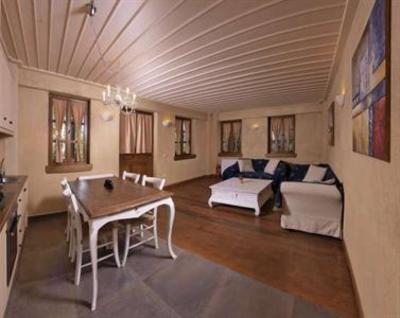 фото отеля Koryshades Village