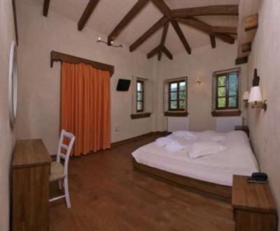 фото отеля Koryshades Village