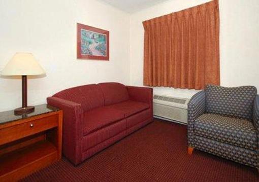 фото отеля Econo Lodge West Dodge