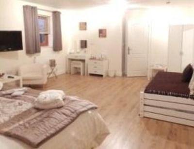 фото отеля Racecourse Guest House