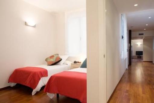фото отеля L.i.Bcn Apartment Ramblas Miro IV