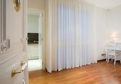 фото отеля L.i.Bcn Apartment Ramblas Miro IV