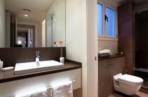 фото отеля L.i.Bcn Apartment Ramblas Miro IV