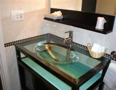 фото отеля Travellers Inn Red Deer