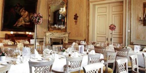 фото отеля Hotel Schloss Tremsbuttel