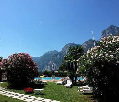 фото отеля Riviera Hotel Riva del Garda