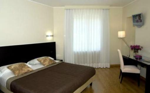 фото отеля Hotel Serenella Baveno